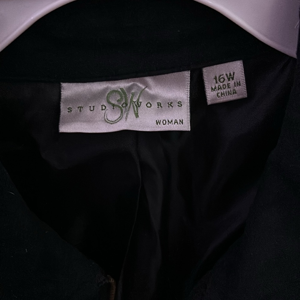 Black jacket - Picture 3 of 3